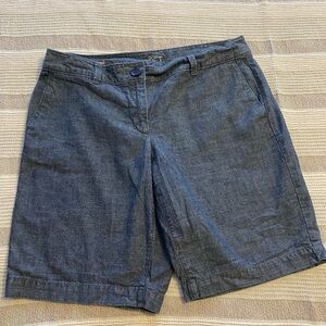 ANN TAYLOR women denim blue shorts/size 6